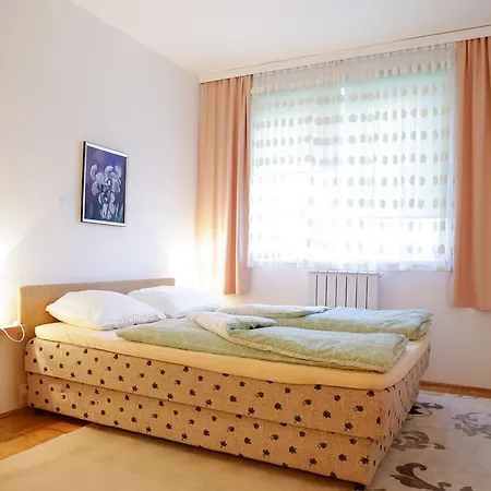 아파트 Guest